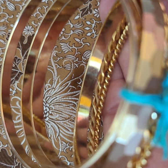 Costume Bangle Set - Picture 12 of 13